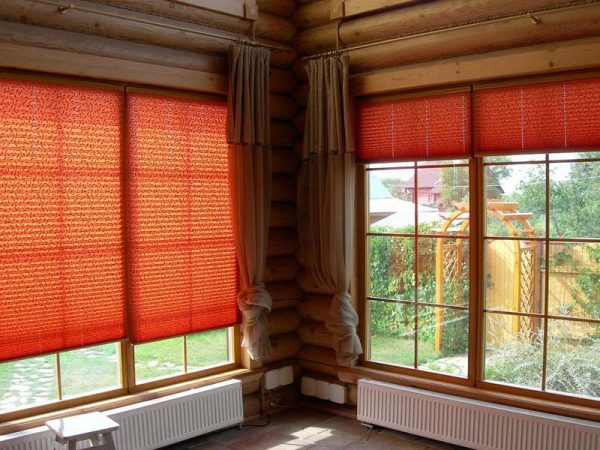 Красные рулонные шторы