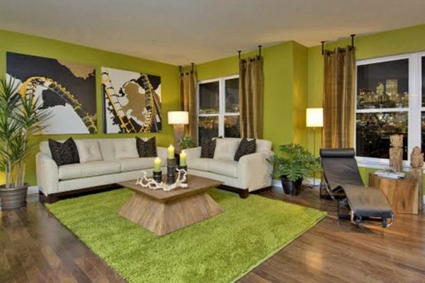 Зеленый цвет в дизайне просторной гостиной